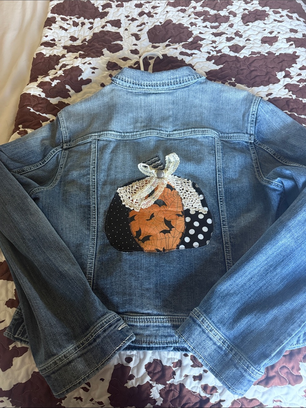 Silver Jeans medium Blue Denim Jacket with Pumpkin Patch Applique